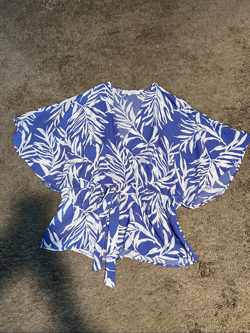 Women’s Purple & White Leaf Print Wrap Top - size Medium